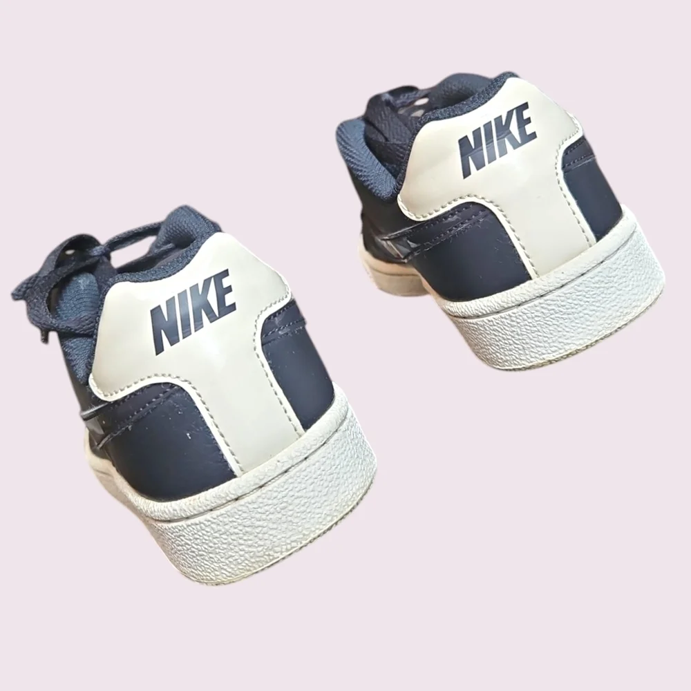 Nike Kid's Court Royale Black Sneakers Size 5.5